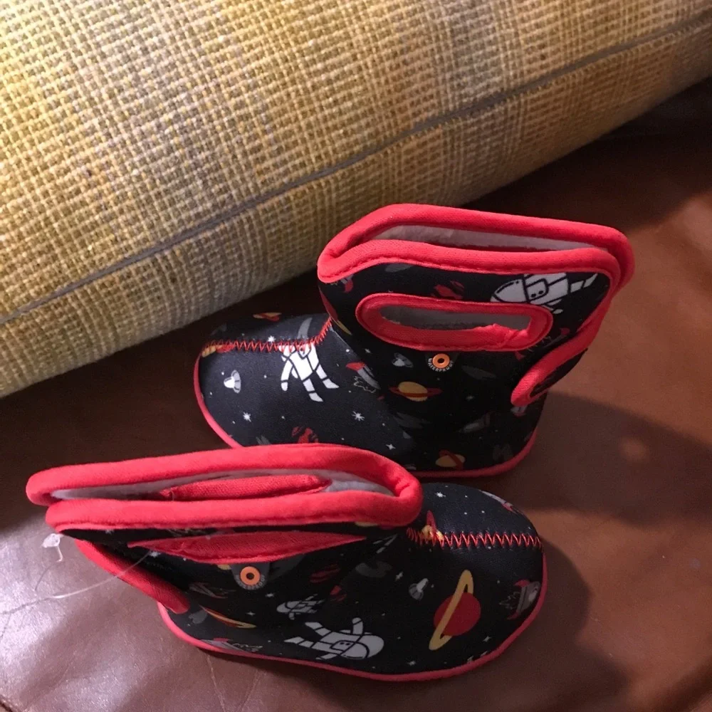 BOGS Youth's Stomper Winter Pull on Boot NWOT Size 5
